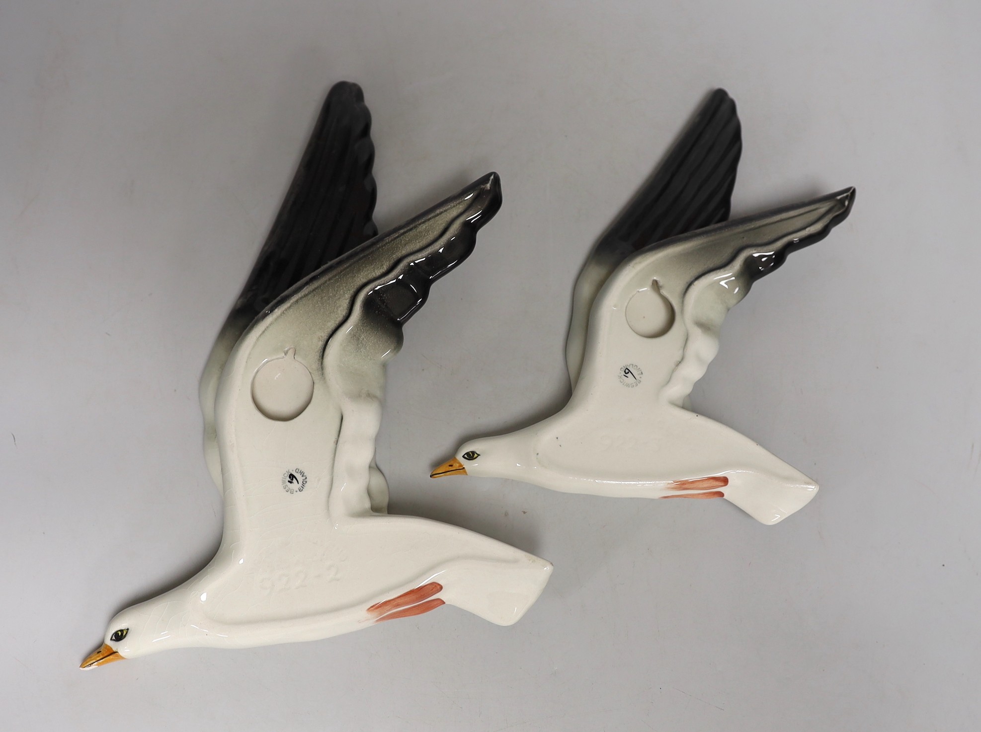 Two graduated Beswick porcelain flying seagulls, model numbers 922-2 and 3